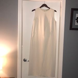 Women sleeveless ivory top